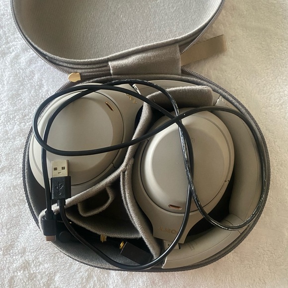 Sony noise cancelling headphones with microphone - Picture 4 of 5